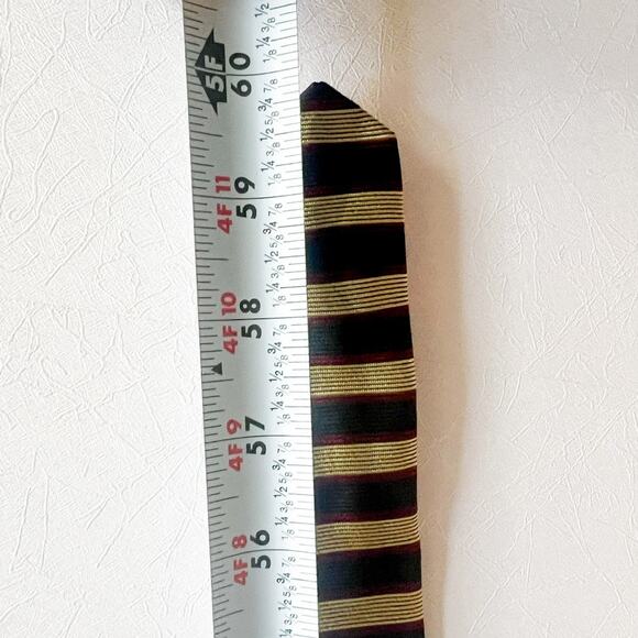 100% Silk Neck Tie Vintage Tommy Hilfiger Navy Red and Gold Tie - Picture 8 of 8